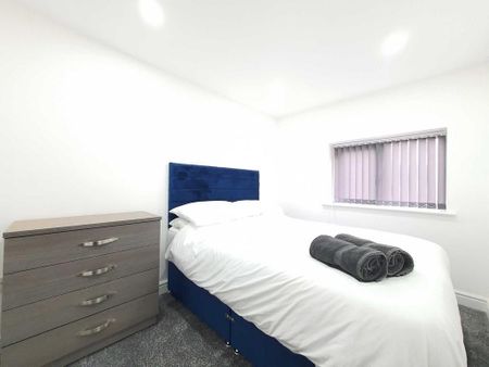 3 bedroom apartment to rent - Photo 3