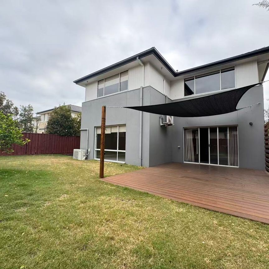 Stunning Family Home in Prime Sanctuary Lakes Location - Photo 1