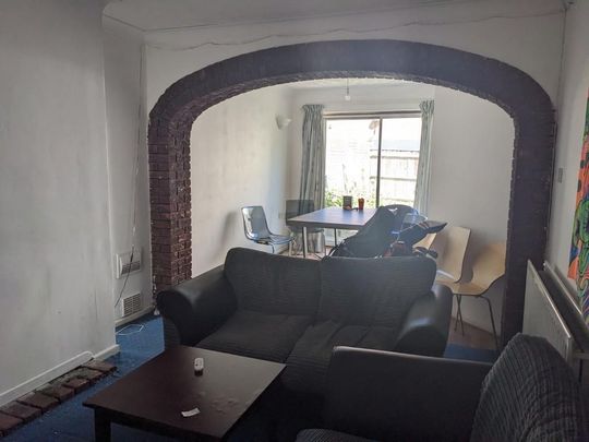 5 bedroom semi-detached house to rent - Photo 1