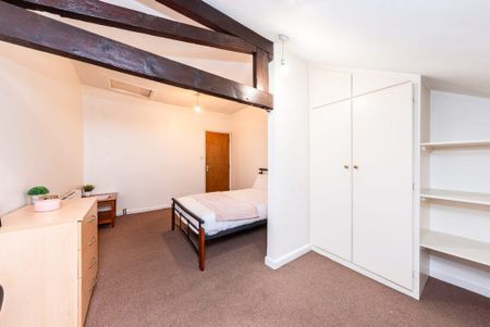 6 bedroom terraced house to rent - Photo 3