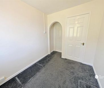 3 bedroom semi-detached house to rent - Photo 2