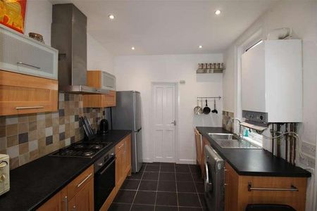 Ashleigh Grove, West Jesmond, Newcastle Upon Tyne, NE2 - Photo 4