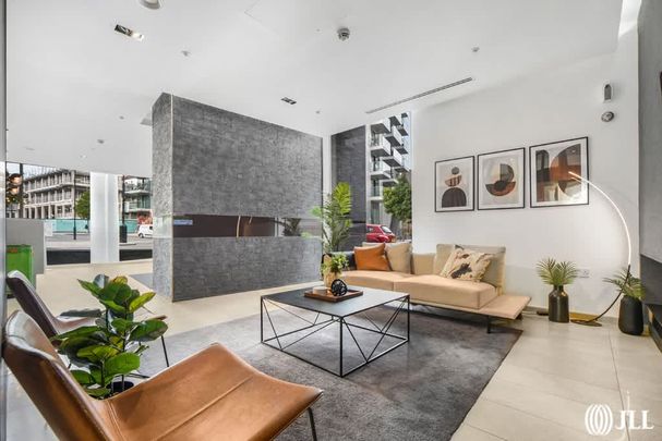 Riverside Apartments, N4 - Photo 1