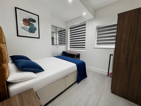 Carlingford Road N15, London - Photo 1