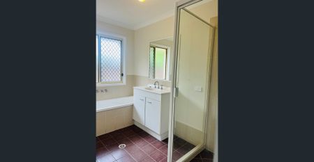 Freshly Updated 4-Bedroom Home with Double Garage – Parkinson - Photo 3