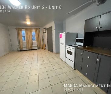 BACHELOR + DEN - OPEN-CONCEPT UNIT! INCLUSIVE! - Photo 1