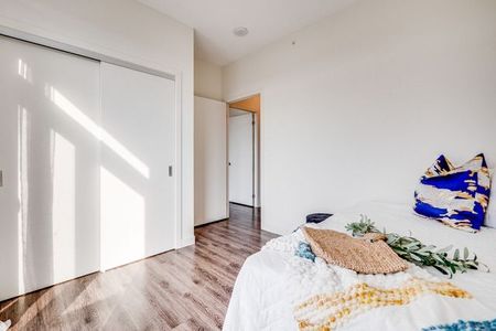 For Lease - 2093 Fairview Street Unit# 502, Burlington, Ontario - Photo 2