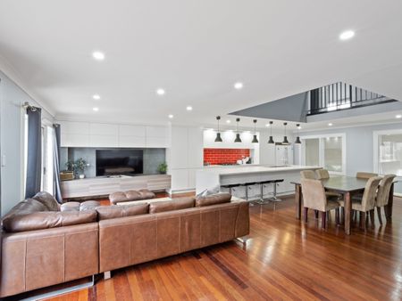 Petersham - Photo 5