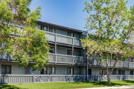 - 1 Bedroom at Lakewood Manor - Photo 3