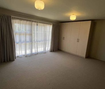 Fully Renovated Merrilands home - Photo 3