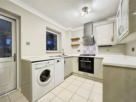 2 bedroom end of terrace house to rent - Photo 4