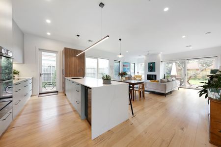 36 Oak St, Bentleigh VIC 3204 - House For Rent | Domain - Photo 3