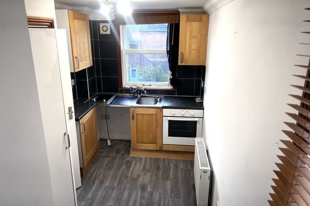 Bedford Grove, EASTBOURNE - Photo 1