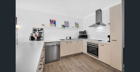 Villa in Prime Labrador Locale - Photo 2