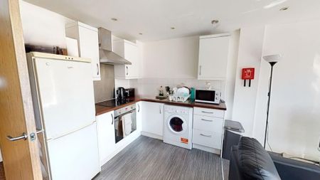 2 bedroom flat to rent - Photo 5