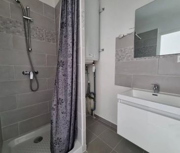 Location Appartement 2 pièces 43m² NICE 06000 - Photo 2