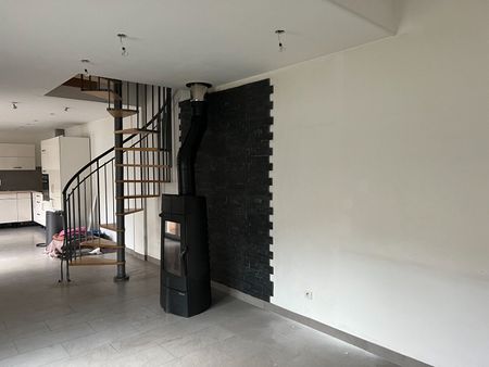 Location Maison 2 pièces 66m² - Photo 2