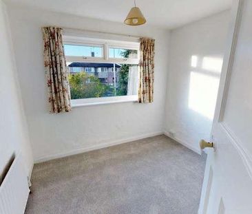 Fulwell Avenue, Clayhall, IG5 - Photo 1