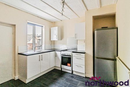 2 bedroom terraced house to rent - Photo 4