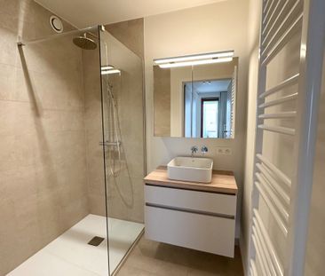 modern energiezuinig, 1-slaapkamerappartement in hartje Kortrijk - Photo 6