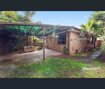 8 Redcraze Rise, Mill Park, Vic 3082 - Photo 3