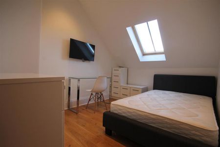 3 bedroom apartment to rent - Photo 5