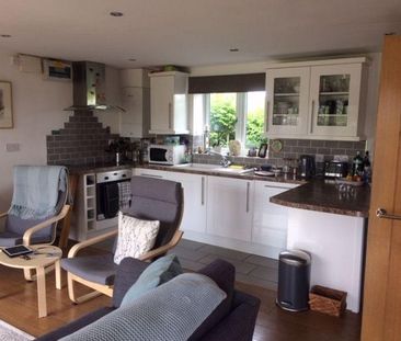 2 bedroom property to rent - Photo 4