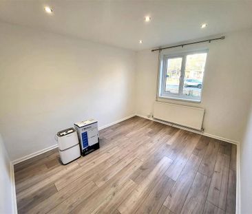 2 bedroom property to rent - Photo 3