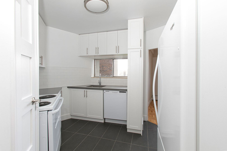 For Lease - 9 Deer Park Crescent Unit# 1706, Toronto, Ontario - Photo 5