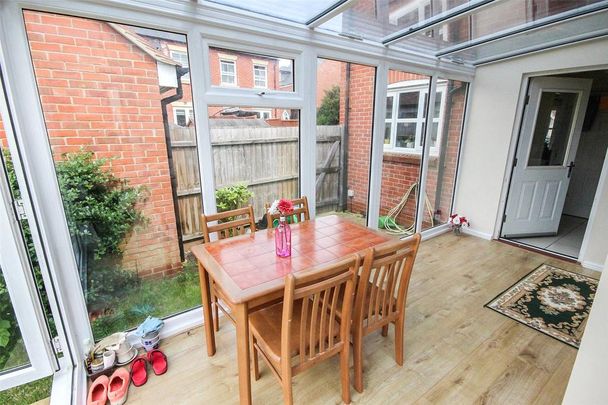 4 bedroom detached house to rent - Photo 1