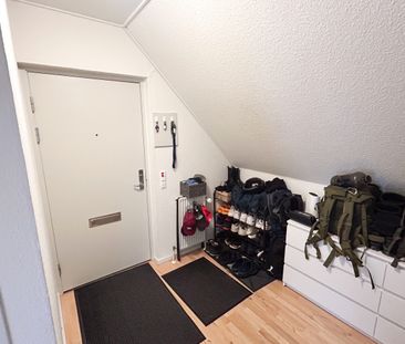 Rummelig og renoveret 2-værelses lejlighed - Photo 3