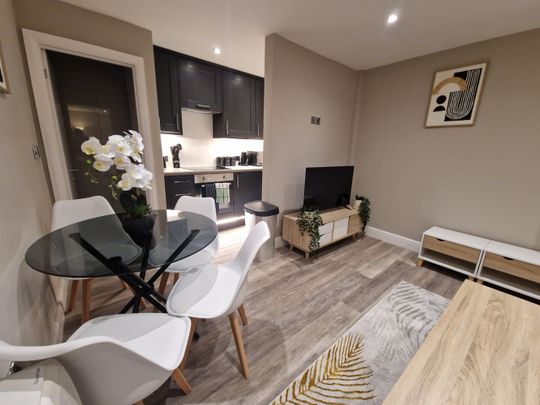 1 Bed Flat, Windsor Court, BN1 - Photo 1