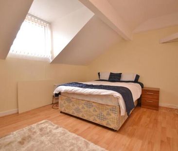4 bedroom terraced house to rent - Photo 1