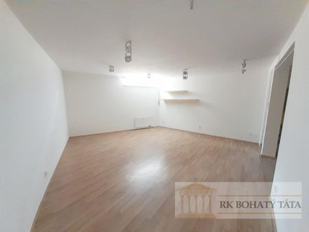 Pronájem bytu 1+kk 46 m2 - Fotografie 2