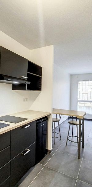 Lyon 3ème : Lumineux studio avec cuisine aménagée - Photo 1