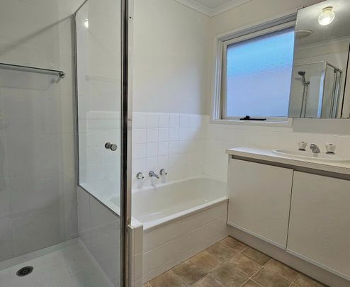 2/30 Barlyn Road, Mount Waverley VIC 3149 - Apartment For Rent | Domain - Photo 1