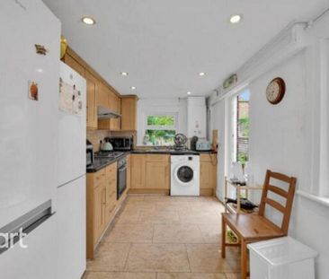 6 bedroom terraced house to rent - Photo 4