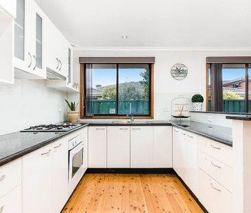 Single Level Residence in Prime Location! - Photo 1