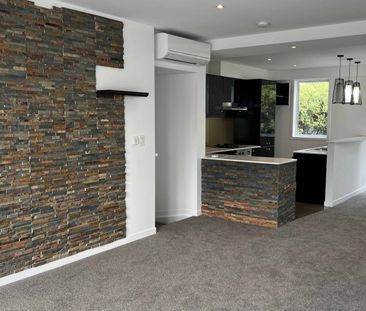 Newly Renovated 2024 | 3 Bedrooms with a Pool & Gym! - Photo 3