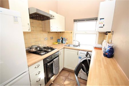 2 bedroom maisonette to rent - Photo 5