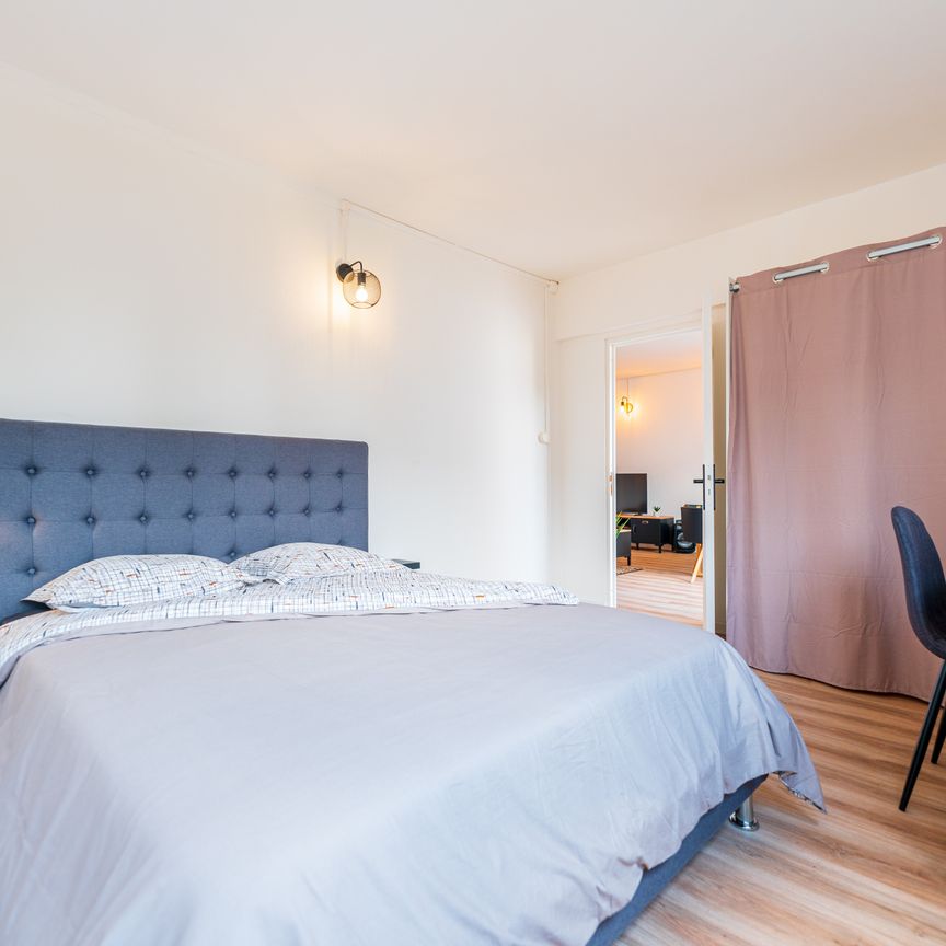 Location Appartement 1 pièce 76m² ST DENIS 97400 - Photo 1