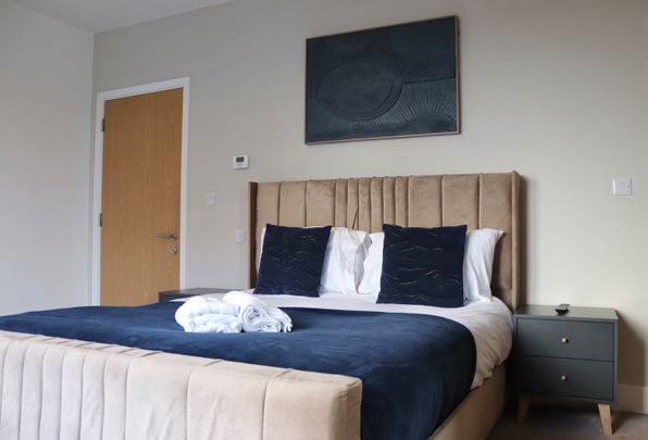 2 Bed Penthouse, Centenary Plaza, SO19 - Photo 1