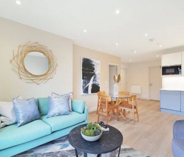 The Oakgate, KT22 7RZ, Surrey - Photo 5