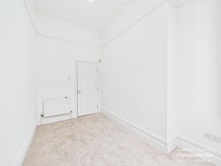 3 bedroom apartment to rent - Photo 4