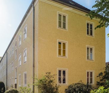 3-Zimmer-Wohnung mit Tageslichtbad // 1.OG links - Photo 1
