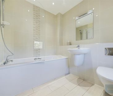 Stones Court, Bradford on Avon, Wiltshire, BA15, Bradford-On-Avon - Photo 6