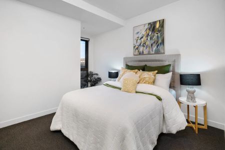 Steps to Chapel Street & Toorak Road - Stylish, Light-Filled Living - Photo 2