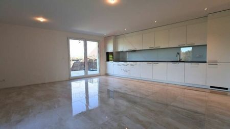 Wohnen mit Weitblick - moderne 3.5-Zimmer-Attikawohnung in Gurmels mit 45 m² Terrasse - Photo 3