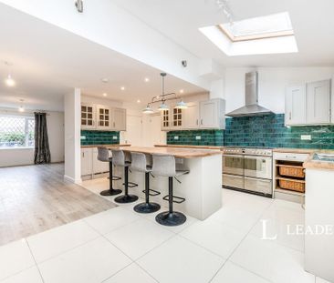 3 bedroom semi-detached house to rent - Photo 4