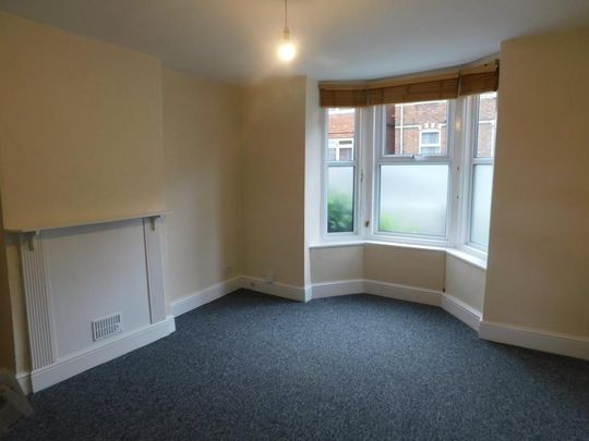 4 bedroom semi-detached house to rent - Photo 1